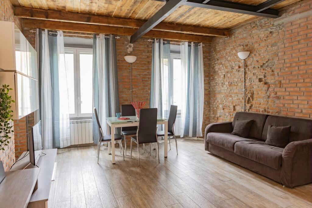 Canonica Brick Apartment Мілан Екстер'єр фото