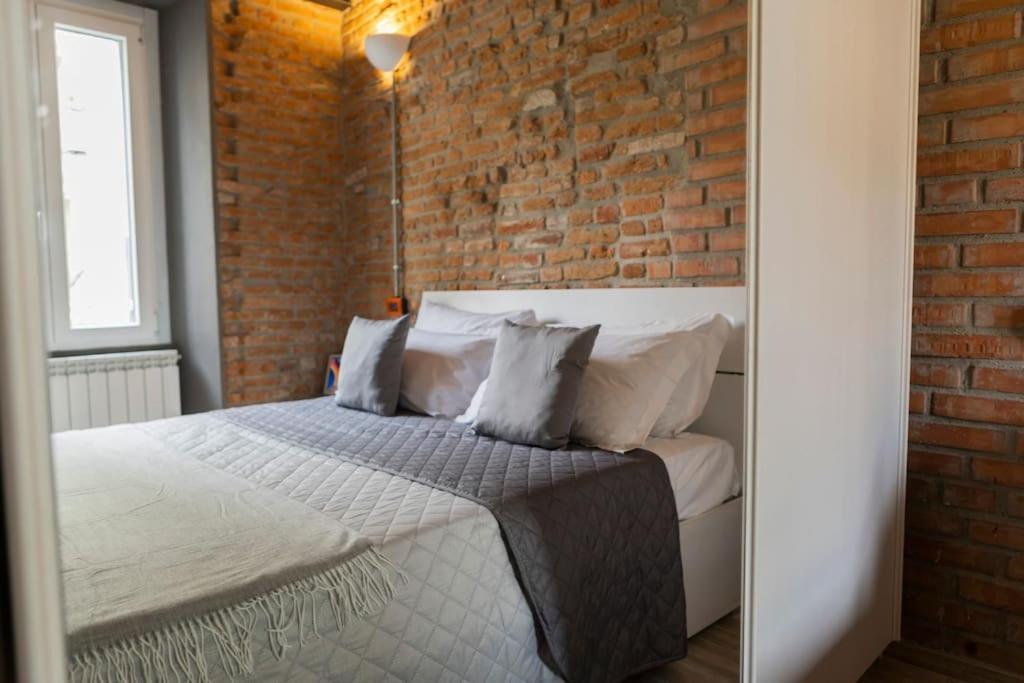 Canonica Brick Apartment Мілан Екстер'єр фото